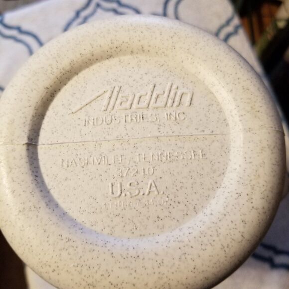 Dr. Mcgillicutty's embossed Aladdin 1 Liter plastic thermos - Picture 7 of 11